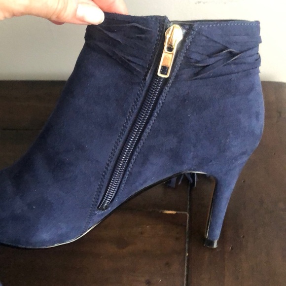 Blue suede boots with fringe - Picture 8 of 9
